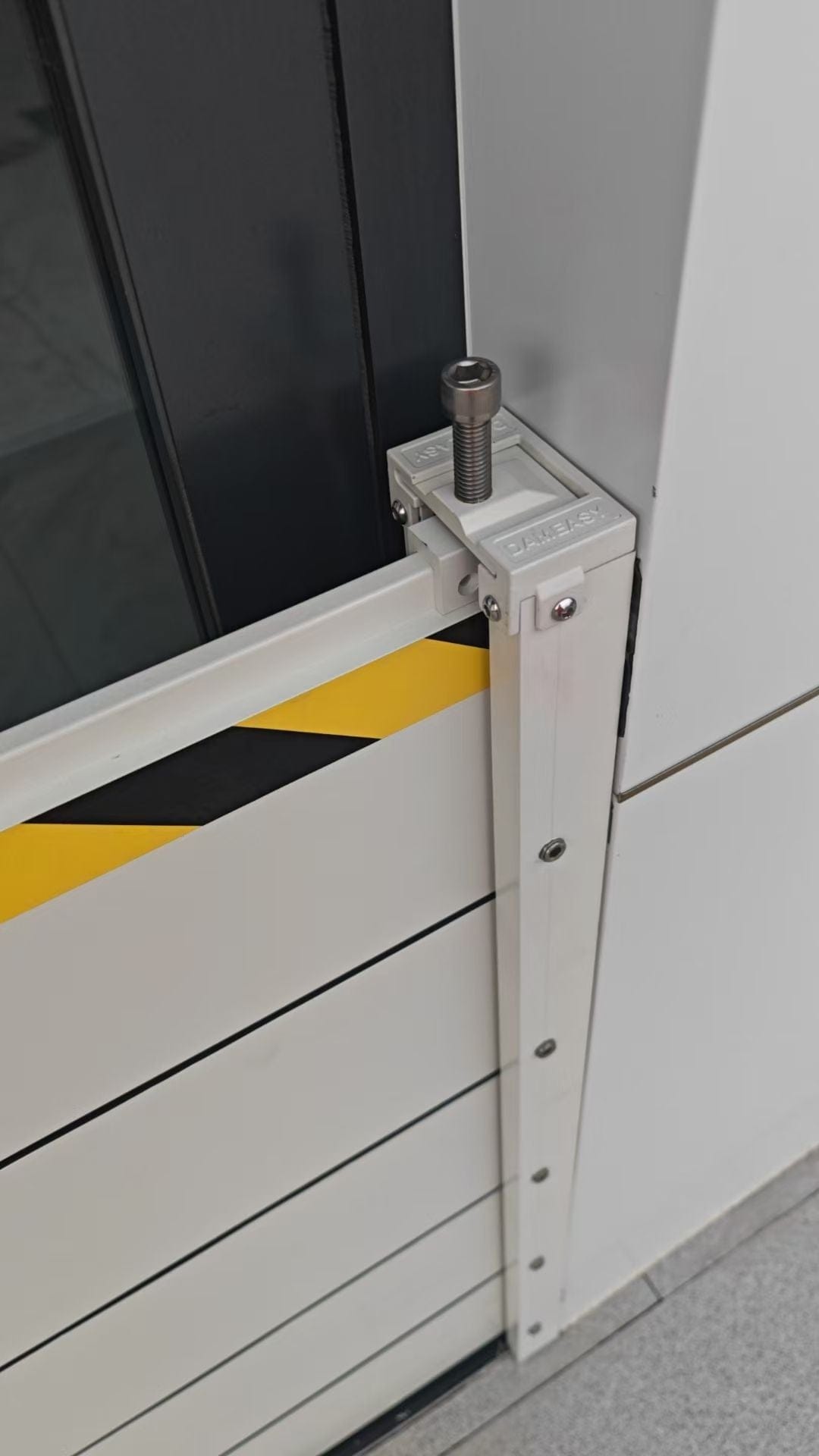 DamEasy Titan Aluminium Flood Barrier System - Dam Easy